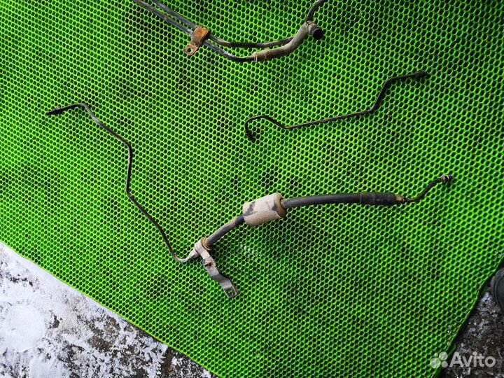 Трубка гура на Hyundai Sonata IV (EF) 2001-2012