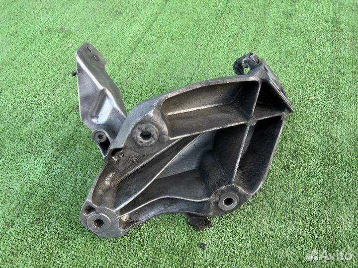 Кронштейн двигателя левый M57 BMW X6 E71 X5 E70 ди