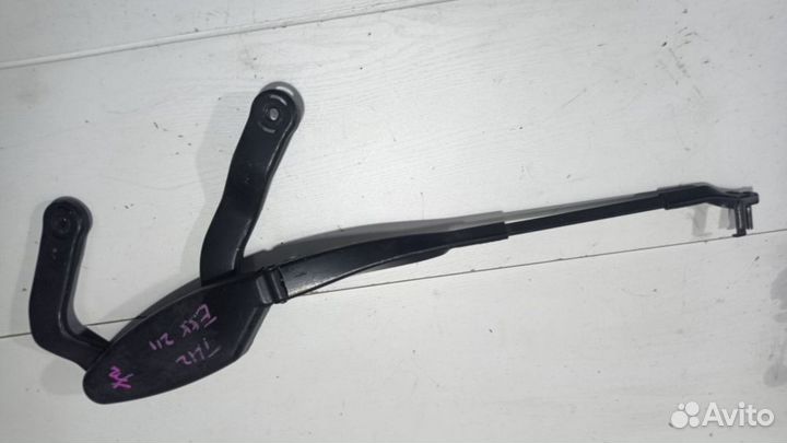 Поводок стеклоочистителя передний W211