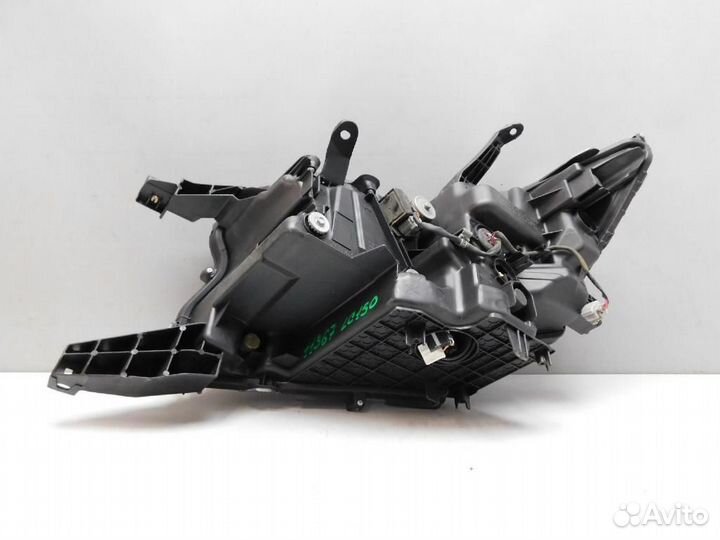 Фара правая Toyota Land Cruiser Prado