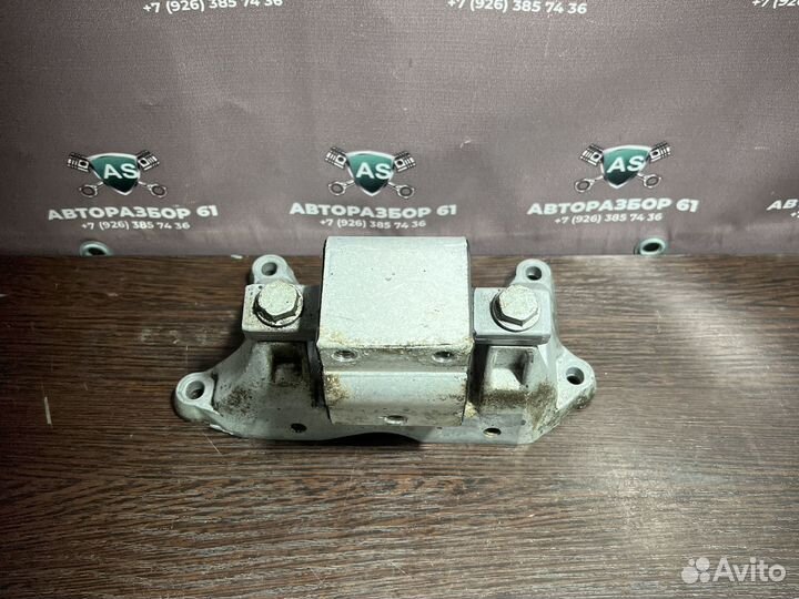 Кронштейн подушка АКПП Mercebes W205