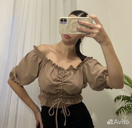 Топ с открытыми плечами