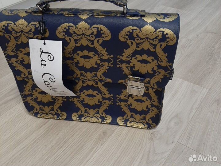 Портфель новый фирма La Cartell