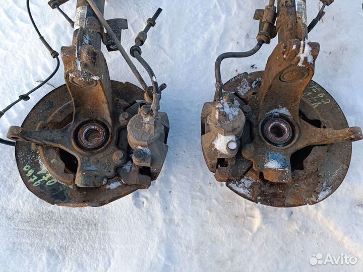 Передние стойки Форд Фокус 2 1,8