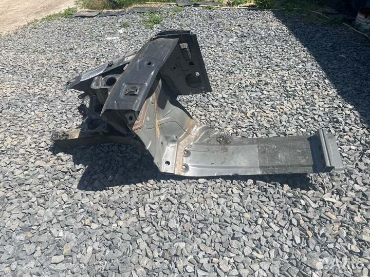 Четверть (лонжерон) передняя правая Volkswagen