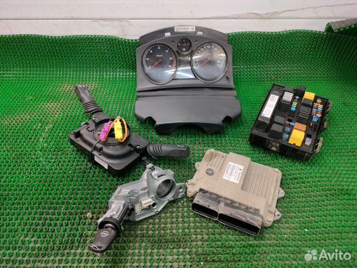 Эбу (комплект) Opel Astra H Z13DTH 2008