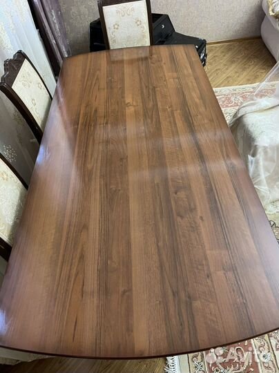 Стол со стульями