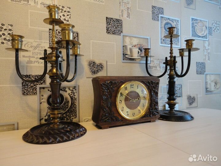 Часы с подсвечниками