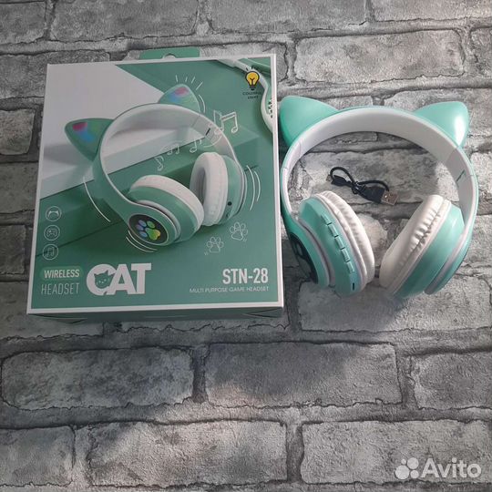 Наушники со светящимися ушками кошки зелёно-белые