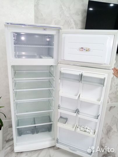 Продаю Холодильник Атлант