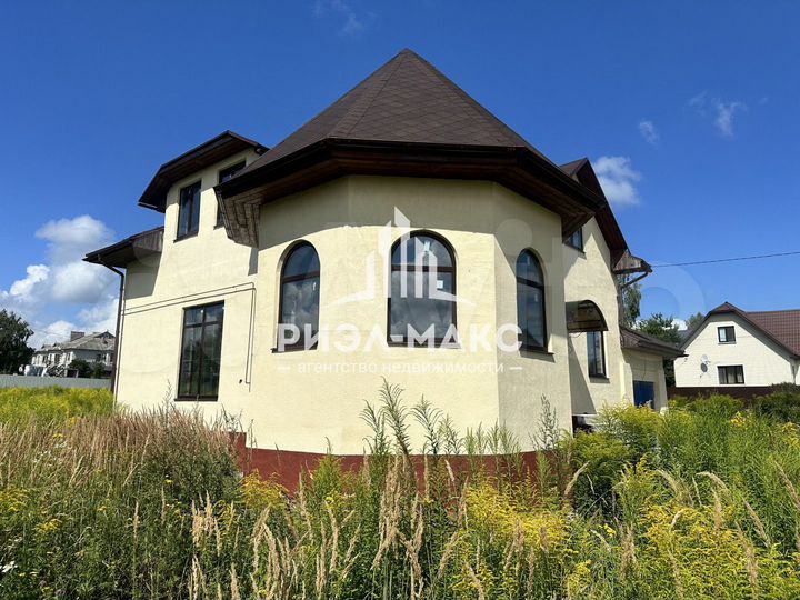 Дом 268 м² на участке 12 сот.