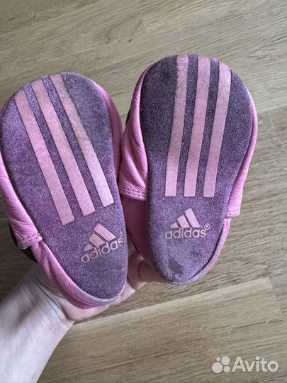 Пинетки adidas для малышей