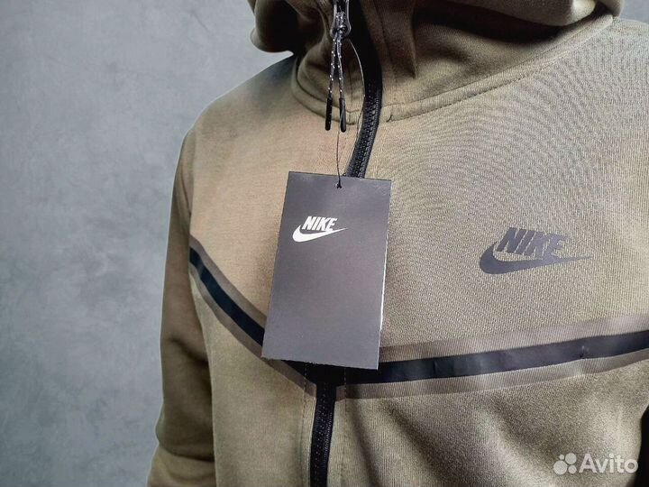 Спортивные костюмы Nike Tech Fleece