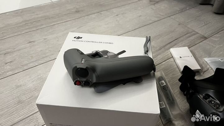 Dji fpv goggles v2 motion controller combo