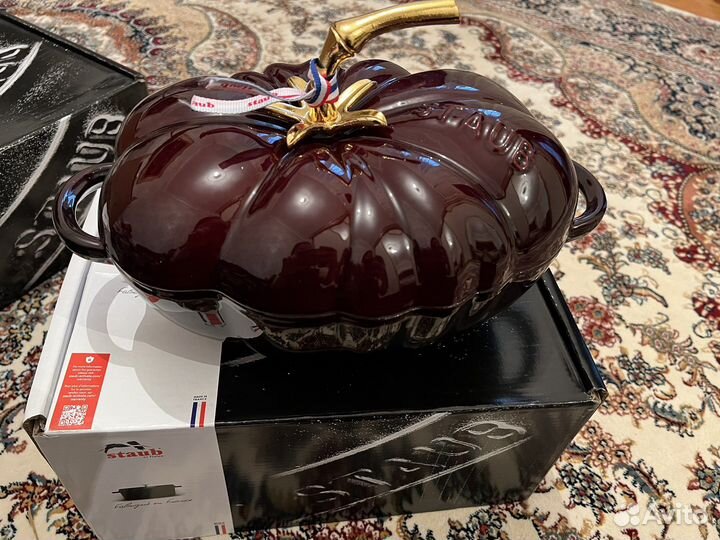 Кастрюля чугунная staub