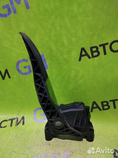 Педаль газа Opel Astra L69 Z16XER 2007