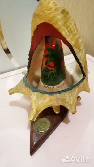 Статуэтка, шторы, тюль, прищепки