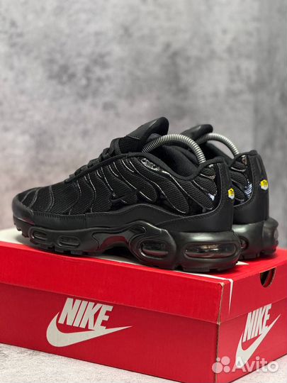 Кроссовки Nike AIR MAX Tn plus
