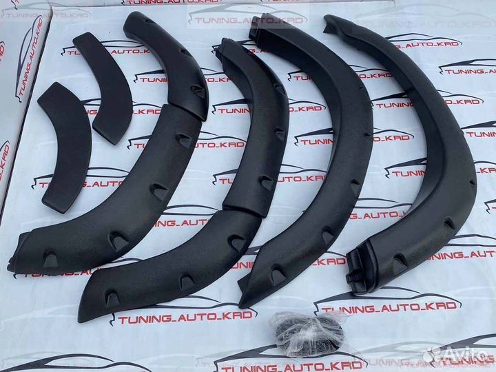 Фендера Расширители арок Toyota Hi Lux тонкие Y374