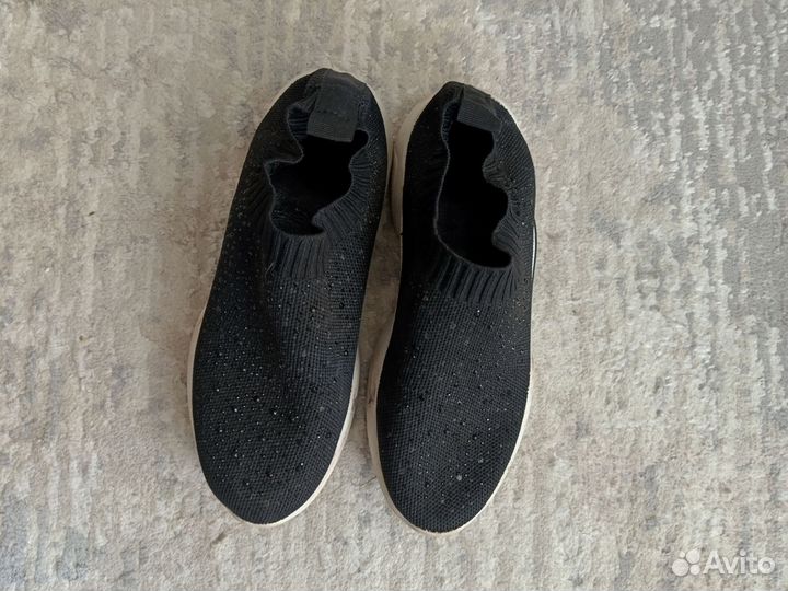 Кроссовки женские 36р