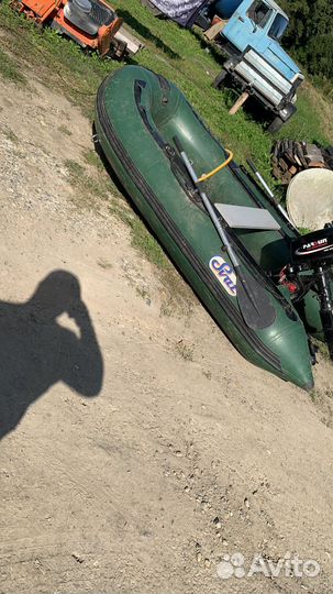 Лодка с мотором