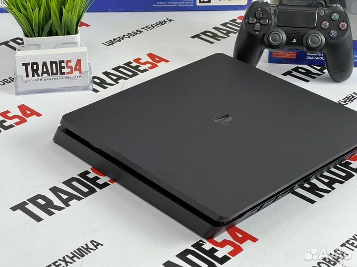 PS4 Slim Два Геймпада 600 Игр