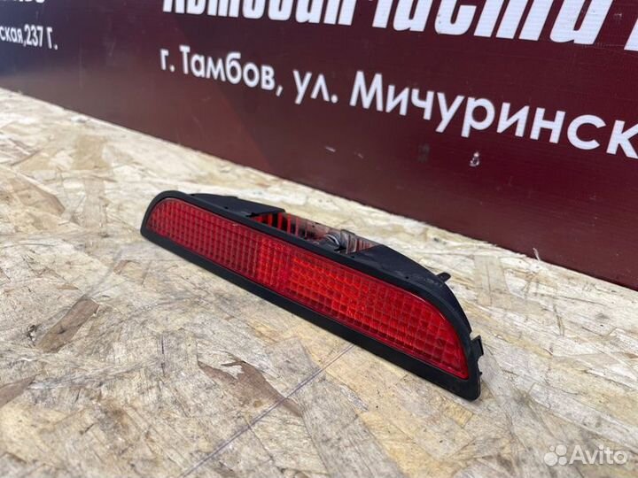 Стоп-сигнал Renault Logan