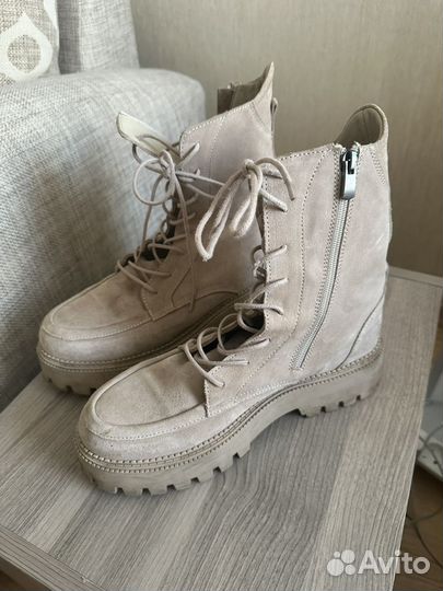 Замшевые ботинки