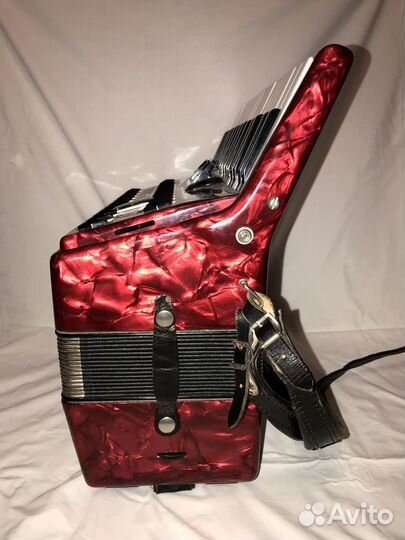 Продам аккордеон weltmeister serino