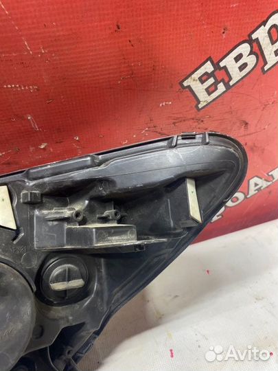 Фара передняя правая Renault Captur 1