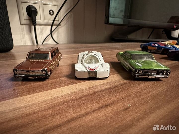 Машинки hot wheels