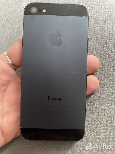 Телефон iPhone 5