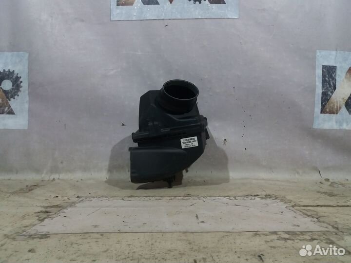 BMW F90 Корпус воздушного фильтра Правый 25290