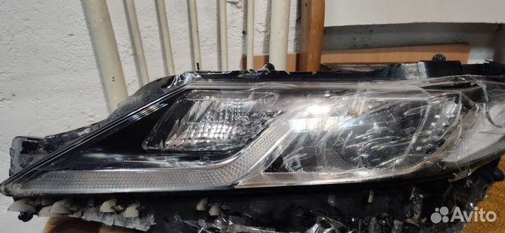 Фара левая camry 70