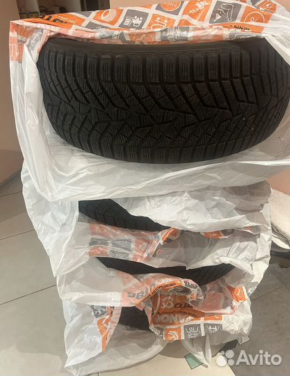 Yokohama BluEarth Winter V905 275/45 R21 110V