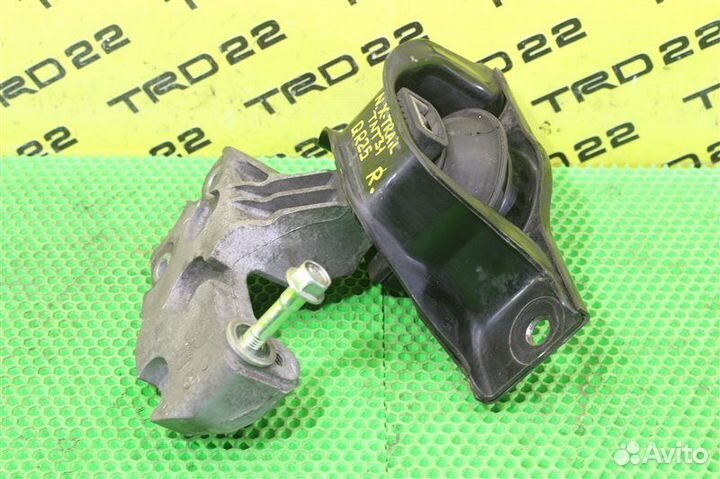 Подушка двигателя правая Nissan X-Trail TNT31