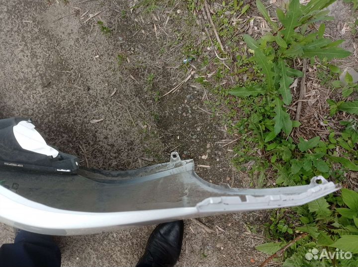 Бампер передний и решетка радиатора toyota camry