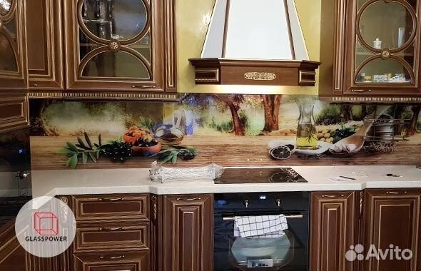 Кухонные фартуки скинали из стекла