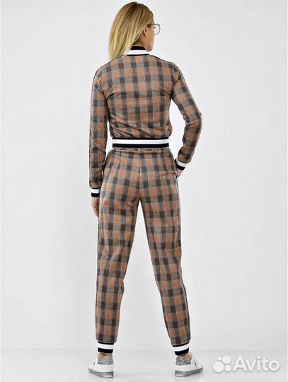 Костюм женский