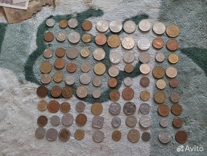 Коллекция монет и банкнот