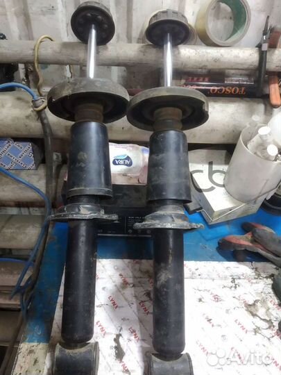Амортизаторы на тайота Камри хундай мерседес Glk
