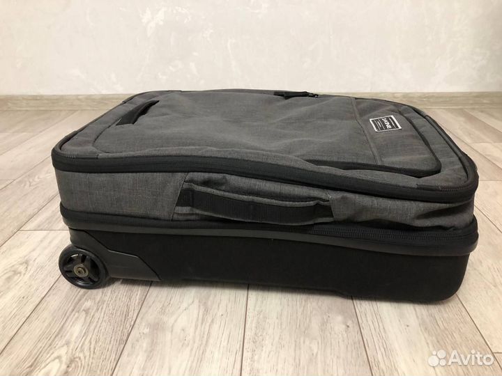 Dakine carry-on roller