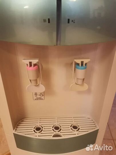 Кулер для воды напольный б/у