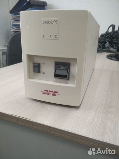 Бесперебойник (ибп) APC Back-UPS 400