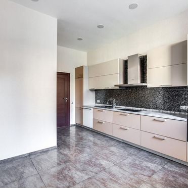7-к. квартира, 332 м², 3/4 эт.