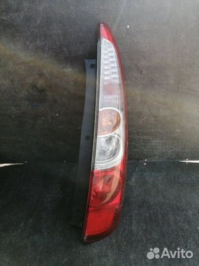 Стоп-сигнал правый Mitsubishi Colt Z21A