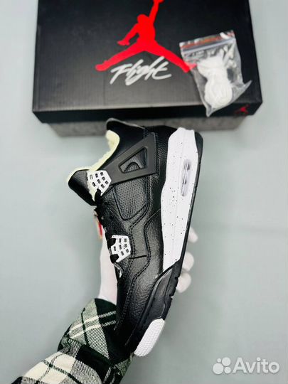 Кроссовки Джорданы Nike Air Jordan 4 зимние