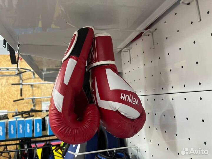 Боксерские перчатки