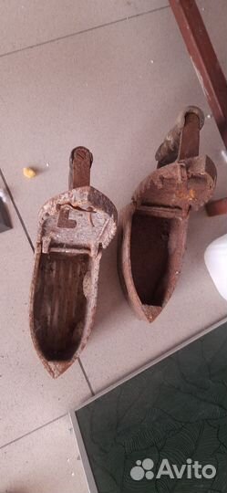 Старинный угольный утюг