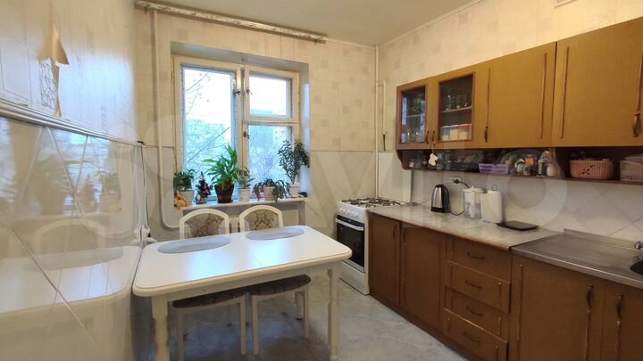 4-к. квартира, 73 м², 3/6 эт.